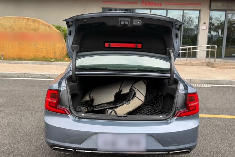 Used Volvo S90 2018 T4 Zhiyuan Edition Trunk