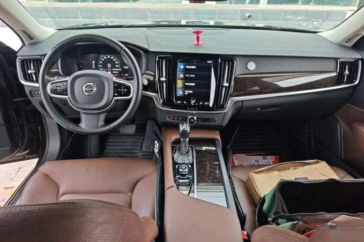 Used Volvo S90 2018 T4 Zhiyuan Edition Center Console