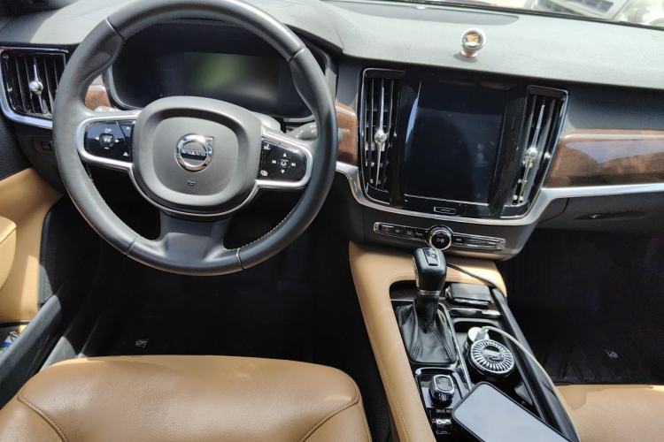 Used Volvo S90 2018 T4 Zhiyuan Edition Center Console