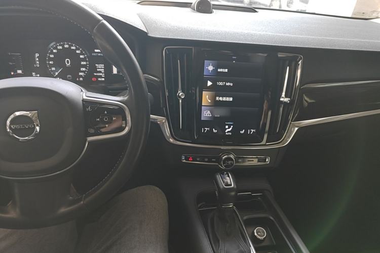 Used Volvo S90 2018 T5 Zhiyuan Edition Center Console
