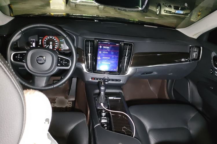 Used Volvo S90 2018 T4 Zhiyuan Edition Center Console
