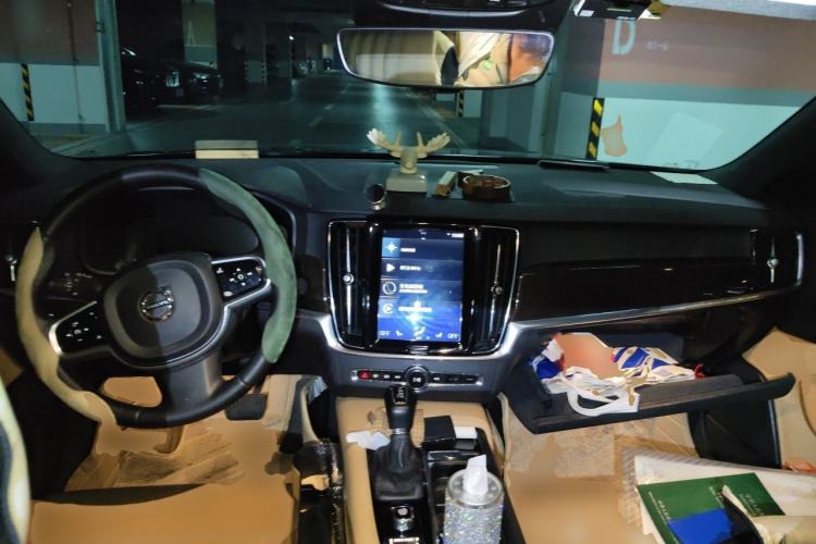 Used Volvo S90 2018 T5 Zhiyuan Edition Center Console