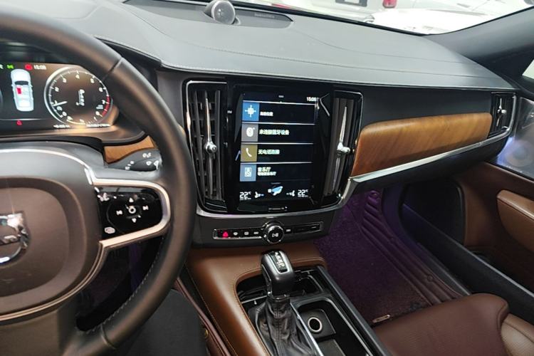 Used Volvo S90 2018 T5 Prestige Edition Center Console