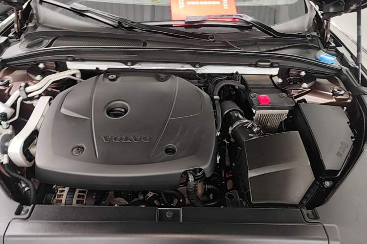Used Volvo S90 2018 T5 Prestige Edition Engine Bay