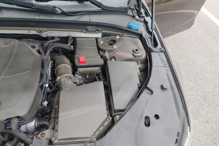 Used Volvo S90 2018 T4 Zhiyuan Edition Engine Bay Left