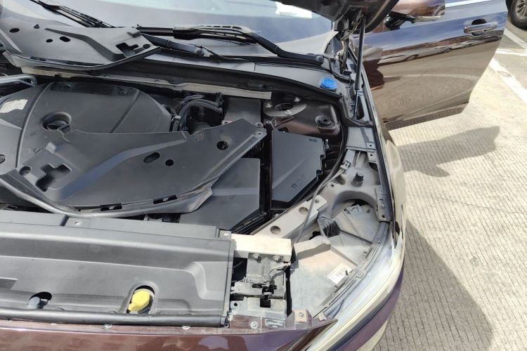 Used Volvo S90 2018 T4 Zhiyuan Edition Engine Bay Left