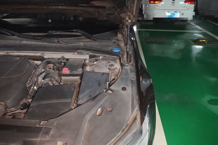 Used Volvo S90 2018 T5 Prestige Edition Engine Bay Left