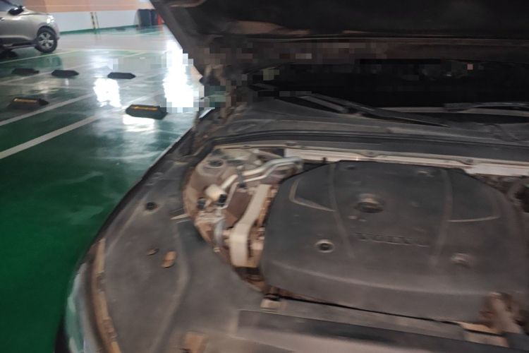 Used Volvo S90 2018 T5 Prestige Edition Engine Bay Right