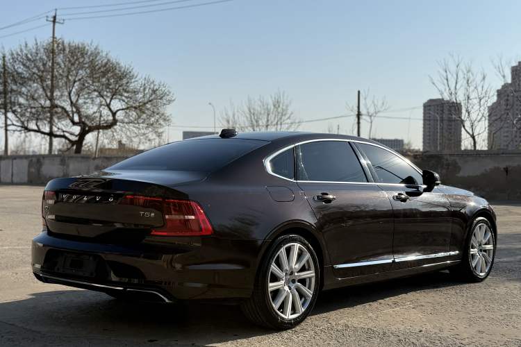 Used Volvo S90 2018 T5 Prestige Edition Exterior 3
