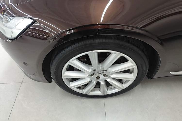 Used Volvo S90 2018 T5 Prestige Edition Exterior 4