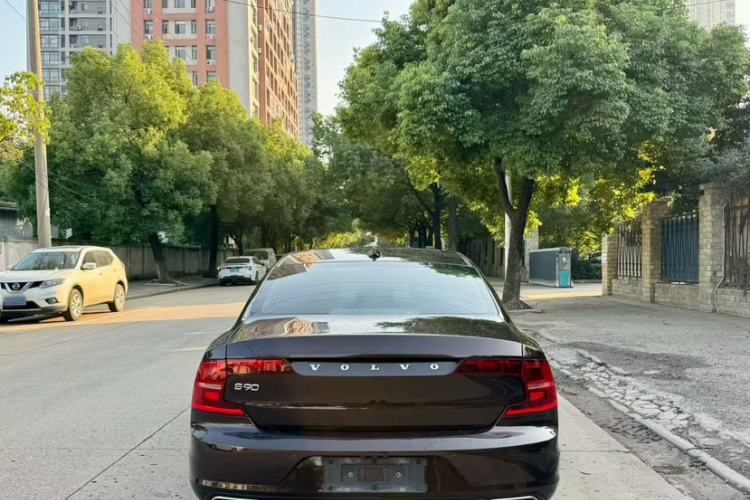 Used Volvo S90 2018 T4 Zhiyuan Edition Exterior 4