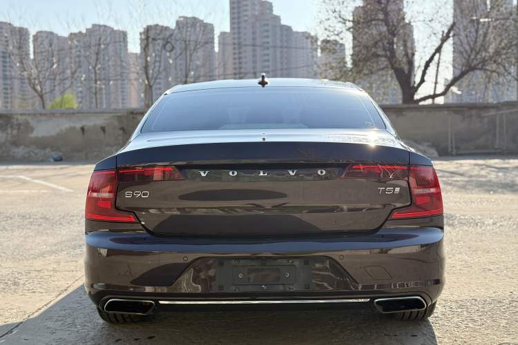 Used Volvo S90 2018 T5 Prestige Edition Exterior 4