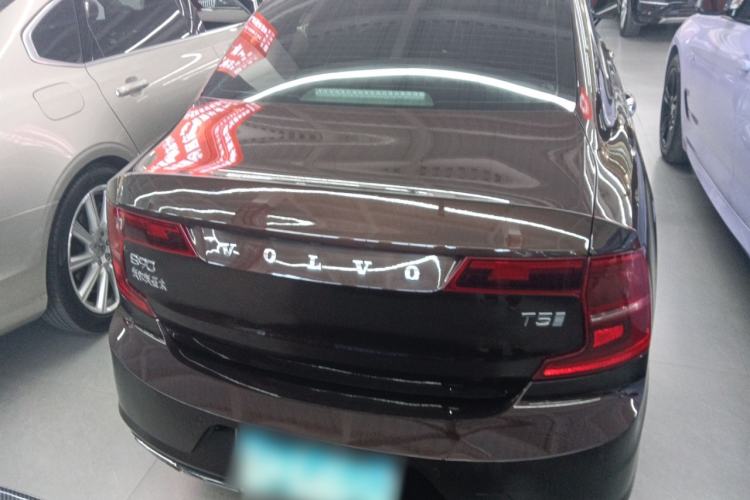 Used Volvo S90 2018 T5 Prestige Edition Exterior 4