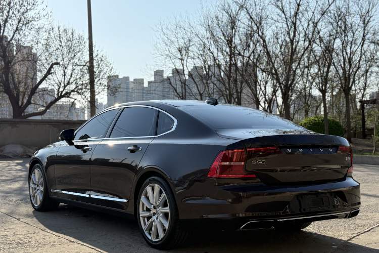Used Volvo S90 2018 T5 Prestige Edition Exterior 5