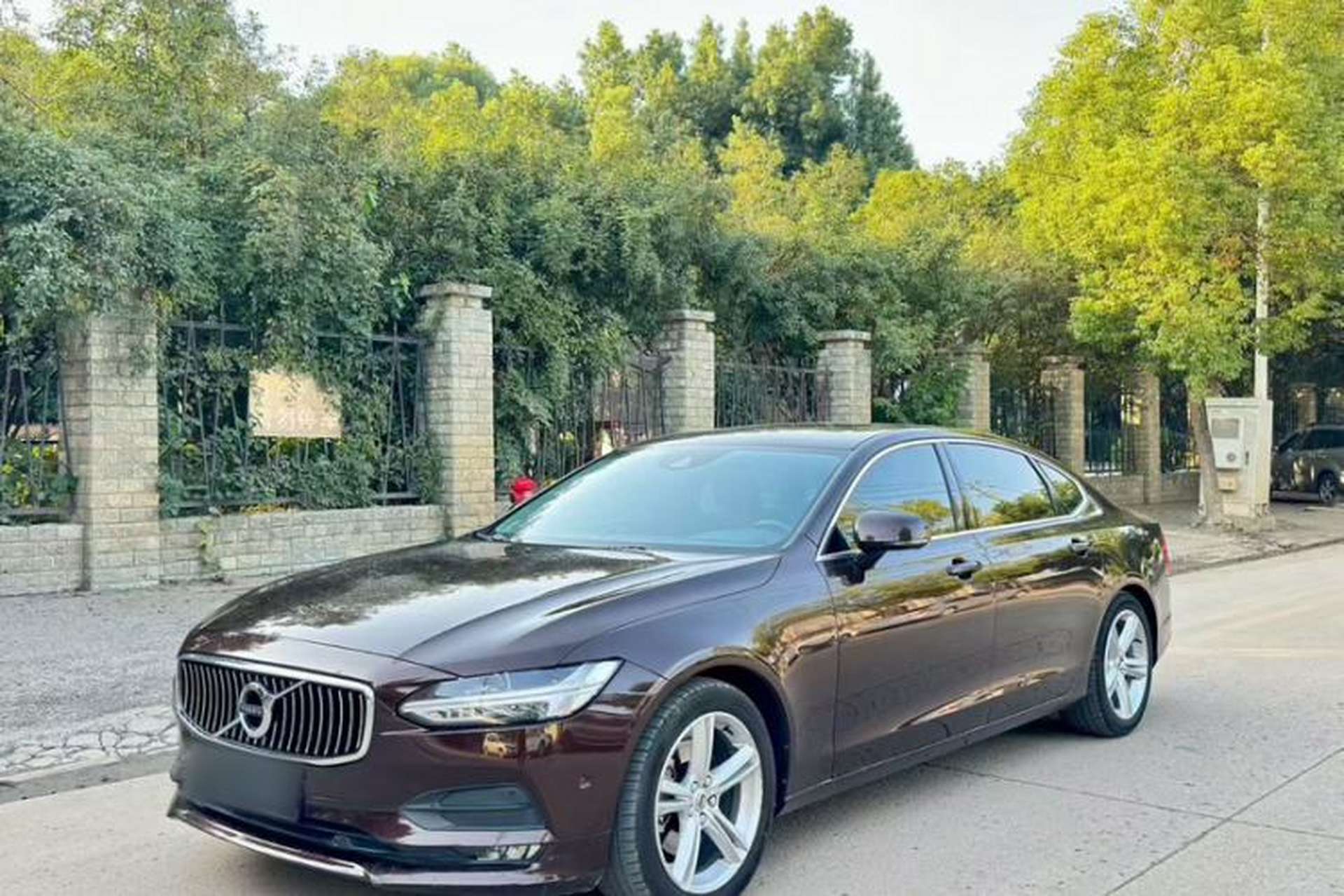 Used Volvo S90 2018 T4 Zhiyuan Edition Front Left 45 Deg