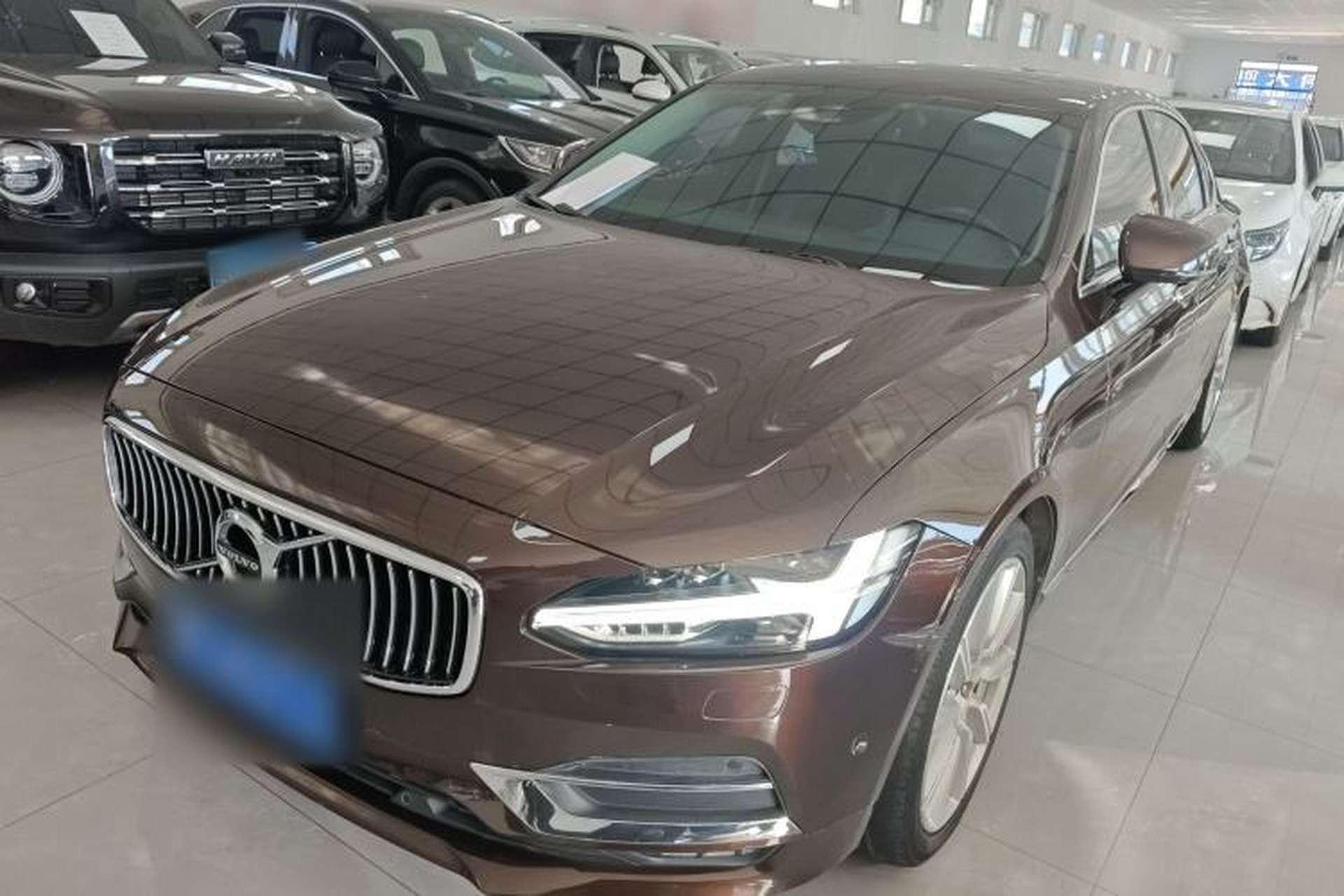 Used Volvo S90 2018 T5 Zhiya Edition Front Left 45 Deg