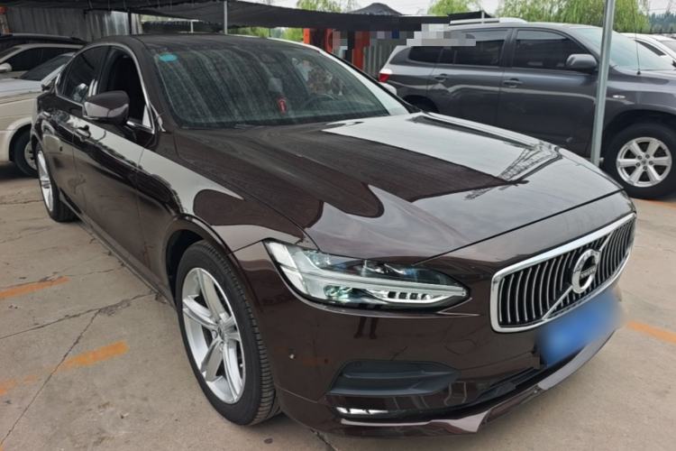 Used Volvo S90 2018 T4 Zhiyuan Edition Front Right 45 Deg