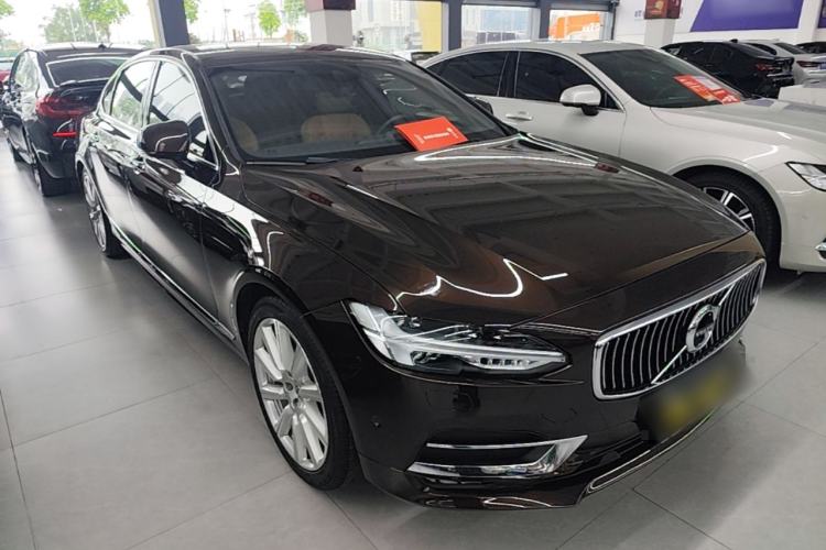 Used Volvo S90 2018 T5 Prestige Edition Front Right 45 Deg