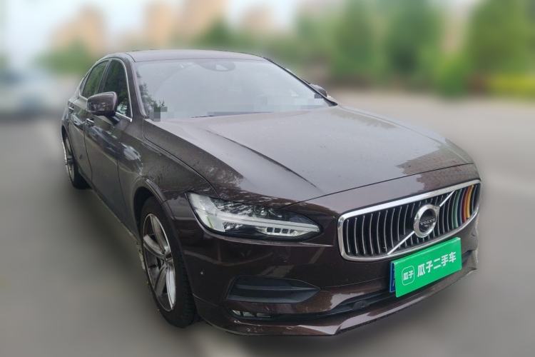 Used Volvo S90 2018 T4 Zhiyuan Edition Front Right 45 Deg