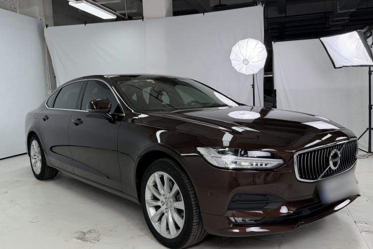 Used Volvo S90 2018 T5 Zhiyuan Edition Front Right 45 Deg