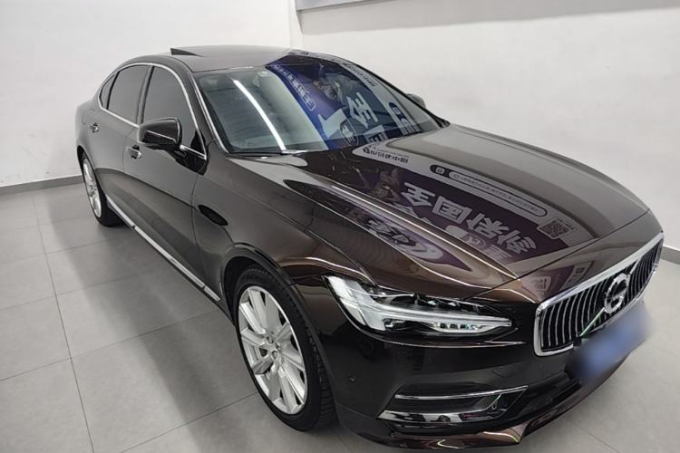 Used Volvo S90 2018 T5 Prestige Edition Front Right 45 Deg