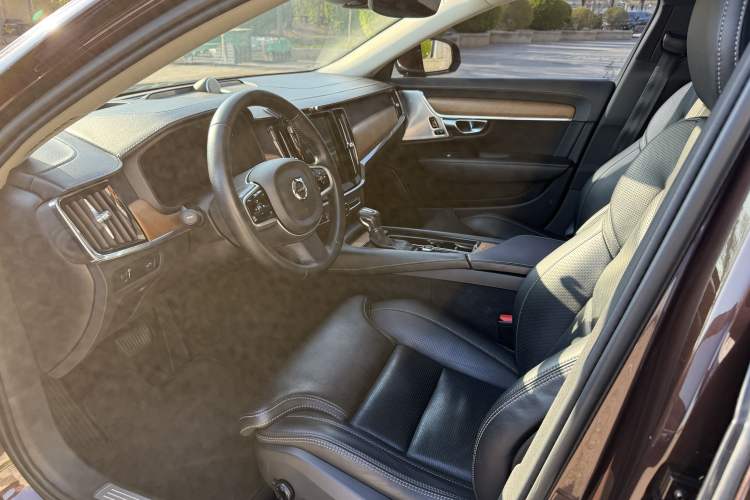 Used Volvo S90 2018 T5 Prestige Edition Interior 1