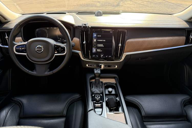 Used Volvo S90 2018 T5 Prestige Edition Interior 2