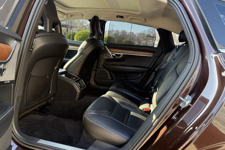 Used Volvo S90 2018 T5 Prestige Edition Interior 3