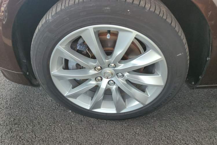 Used Volvo S90 2018 T5 Zhiyuan Edition Left Front Wheel Hub