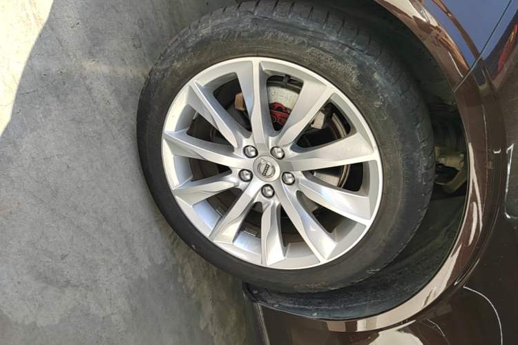 Used Volvo S90 2018 T5 Zhiyuan Edition Left Front Wheel Hub
