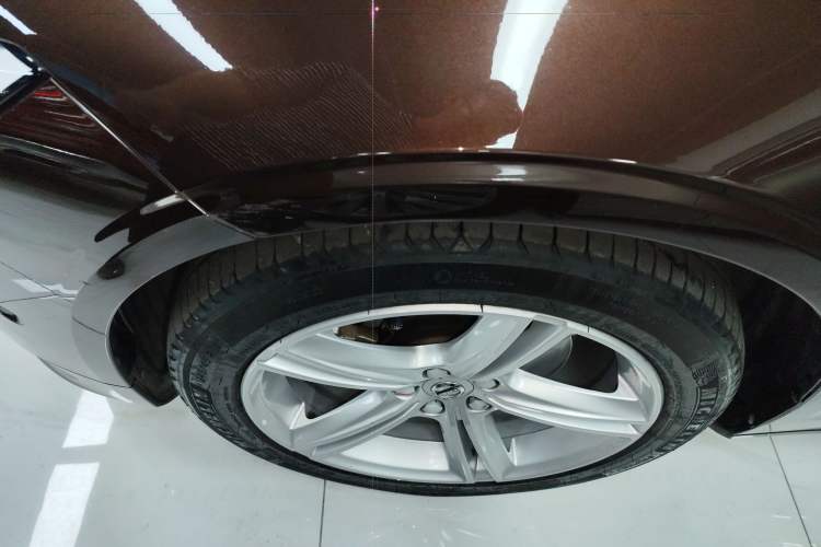 Used Volvo S90 2018 T4 Zhiyuan Edition Left Front Wheel Hub