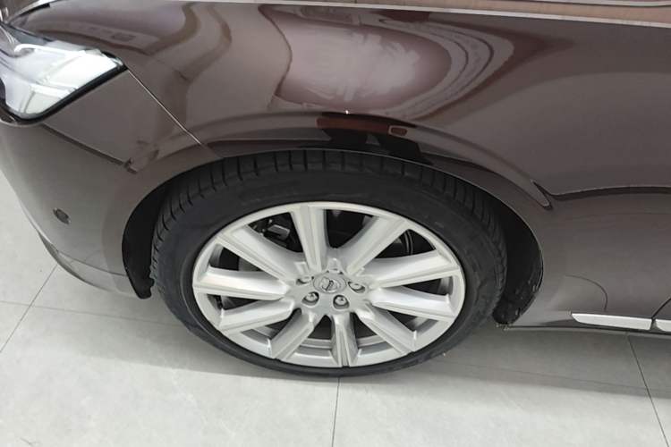 Used Volvo S90 2018 T5 Prestige Edition Left Front Wheel Hub