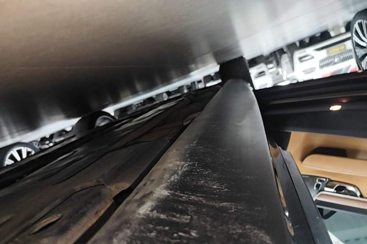Used Volvo S90 2018 T5 Prestige Edition Left Side Sill