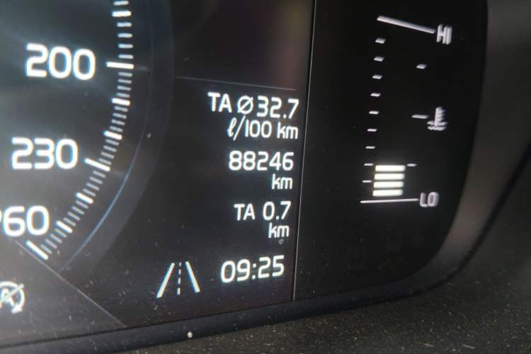 Used Volvo S90 2018 T4 Zhiyuan Edition Odometer Close Up
