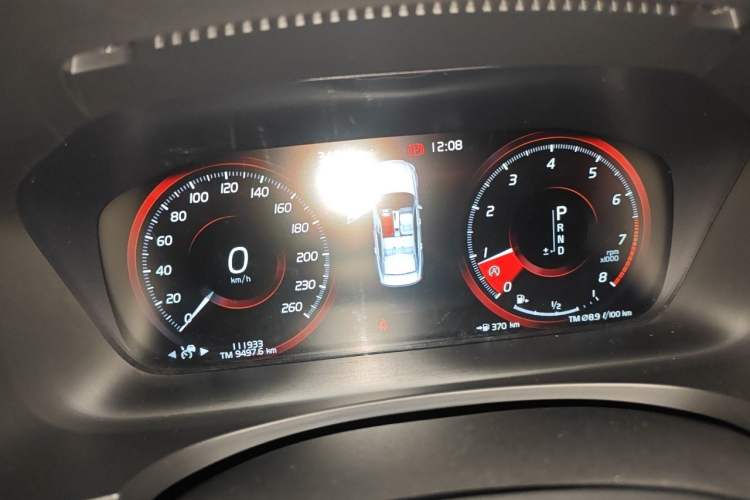 Used Volvo S90 2018 T5 Prestige Edition Odometer Close Up
