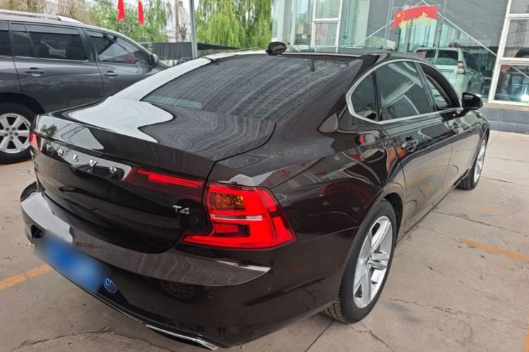 Used Volvo S90 2018 T4 Zhiyuan Edition Rear Right 45 Deg