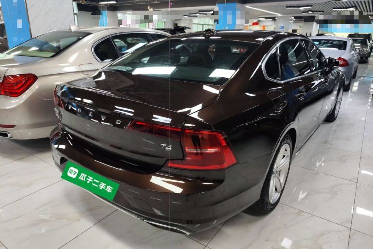 Used Volvo S90 2018 T4 Zhiyuan Edition Rear Right 45 Deg
