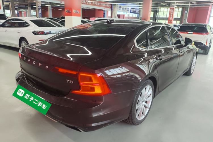 Used Volvo S90 2018 T5 Zhiyuan Edition Rear Right 45 Deg