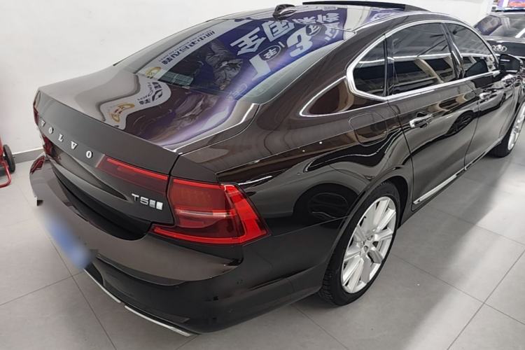 Used Volvo S90 2018 T5 Prestige Edition Rear Right 45 Deg