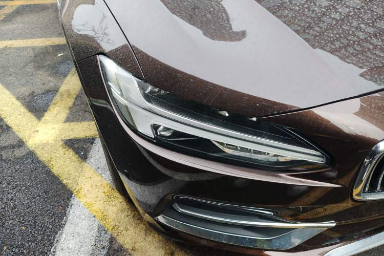 Used Volvo S90 2018 T5 Zhiyuan Edition Right Front Headlight