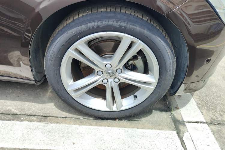 Used Volvo S90 2018 T4 Zhiyuan Edition Right Front Wheel Hub
