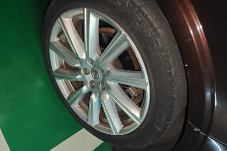 Used Volvo S90 2018 T5 Prestige Edition Right Front Wheel Hub