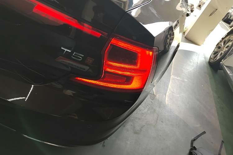 Used Volvo S90 2018 T5 Zhiyuan Edition Right Rear Taillight