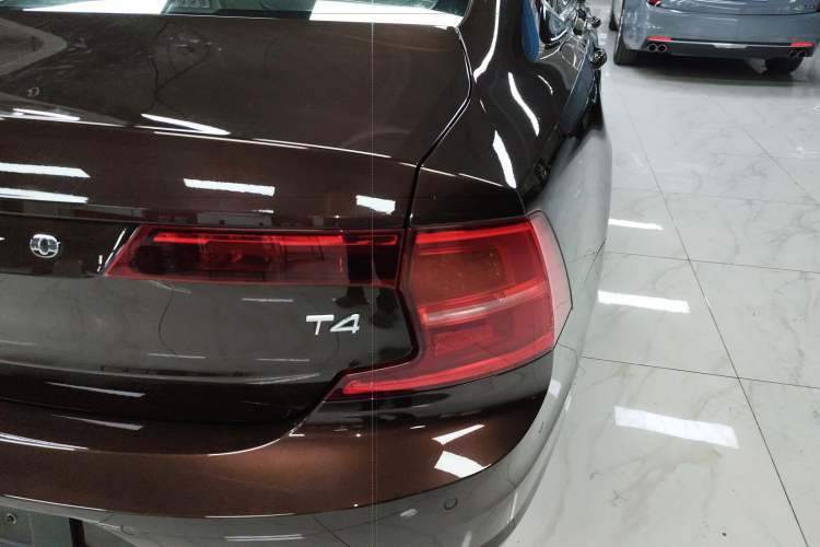 Used Volvo S90 2018 T4 Zhiyuan Edition Right Rear Taillight