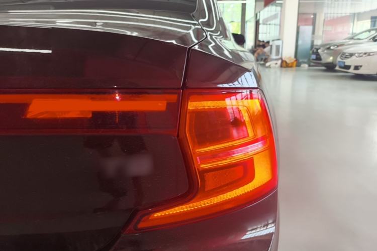 Used Volvo S90 2018 T5 Zhiyuan Edition Right Rear Taillight