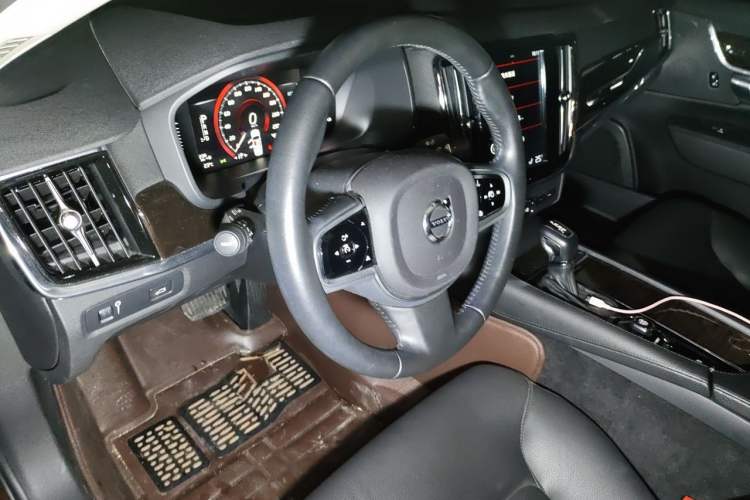 Used Volvo S90 2018 T4 Zhiyuan Edition Steering Wheel