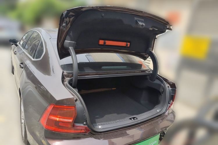 Used Volvo S90 2018 T4 Zhiyi Edition Trunk