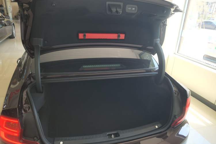 Used Volvo S90 2018 T5 Prestige Edition Trunk