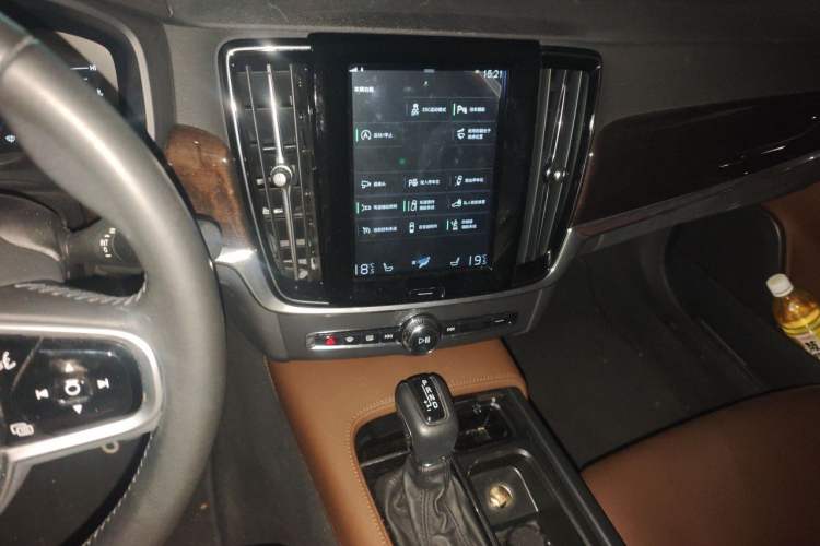 Used Volvo S90 2018 T4 Zhiyuan Edition Audio And AC Panel