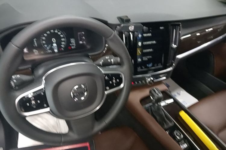 Used Volvo S90 2018 T4 Zhiyuan Edition Center Console